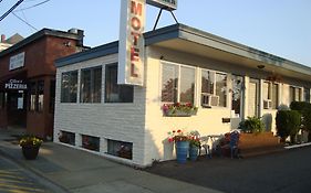 Town And Beach Motel